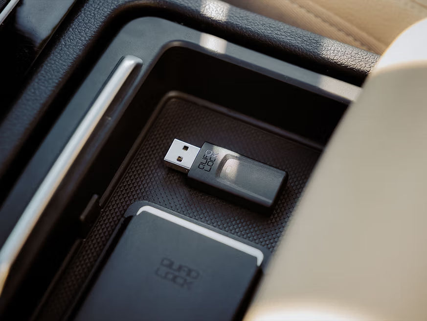 QUAD LOCK WIRELESS CARPLAY / ANDROID AUTO ADAPTOR