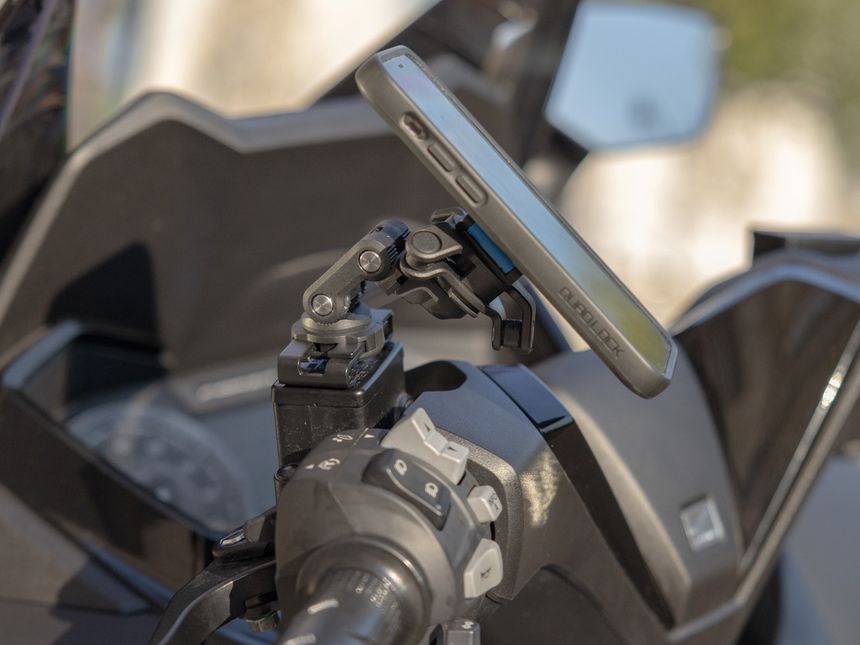 QUAD LOCK BRAKE RESERVOIR MOUNT
