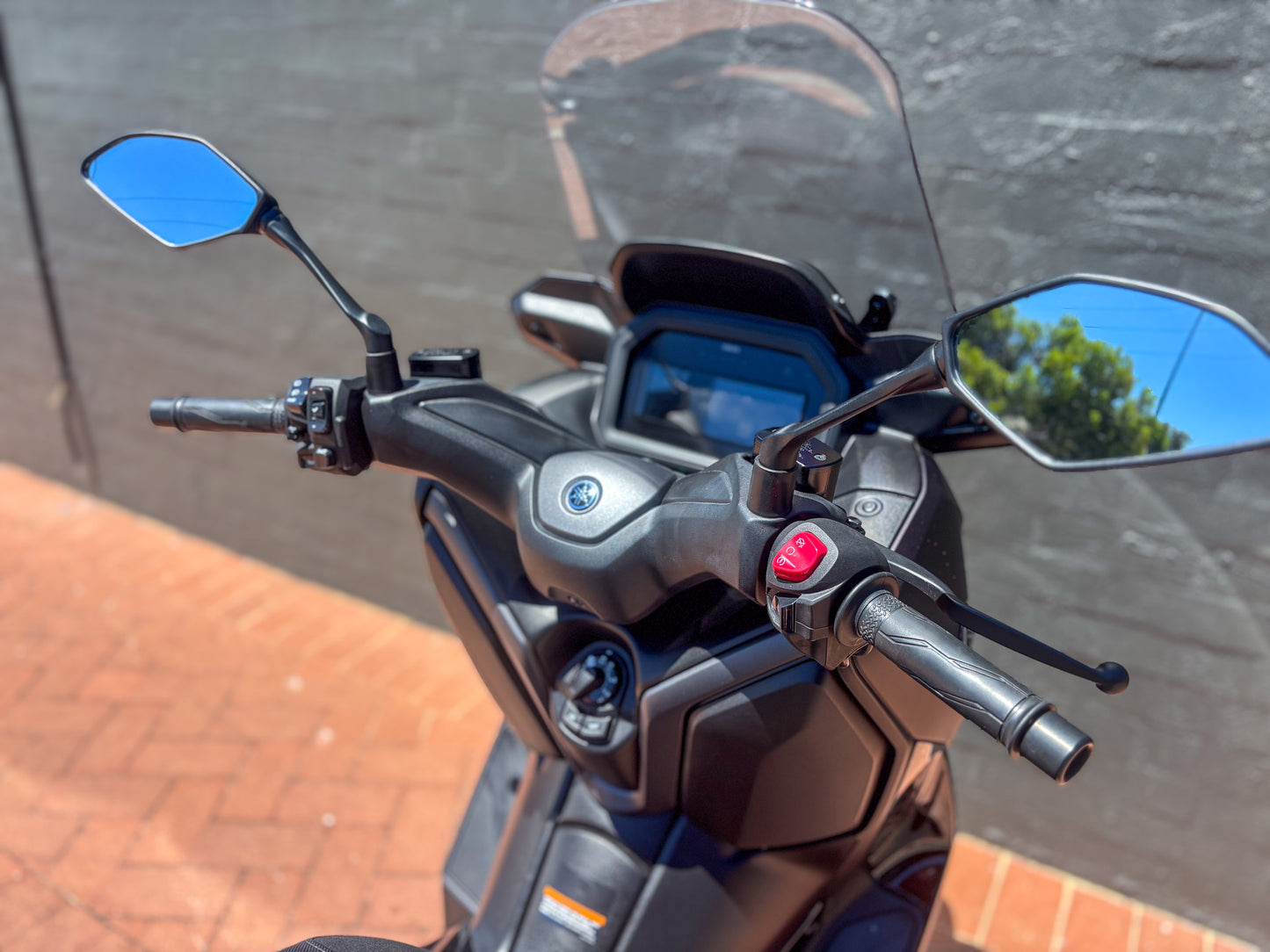 DEALER DEMO 2025 YAMAHA XMAX 300 $8,990* Excl Gov Charges