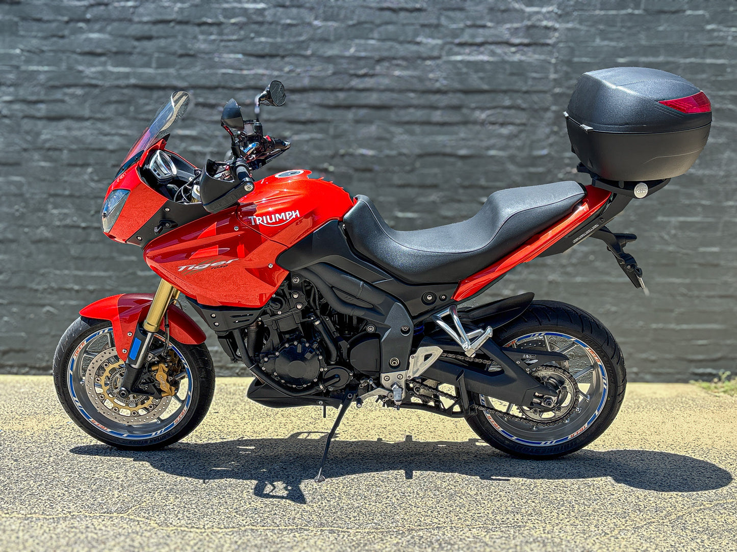 USED 2010 TRIUMPH TIGER 1050 $7,990* Excl Gov Charges