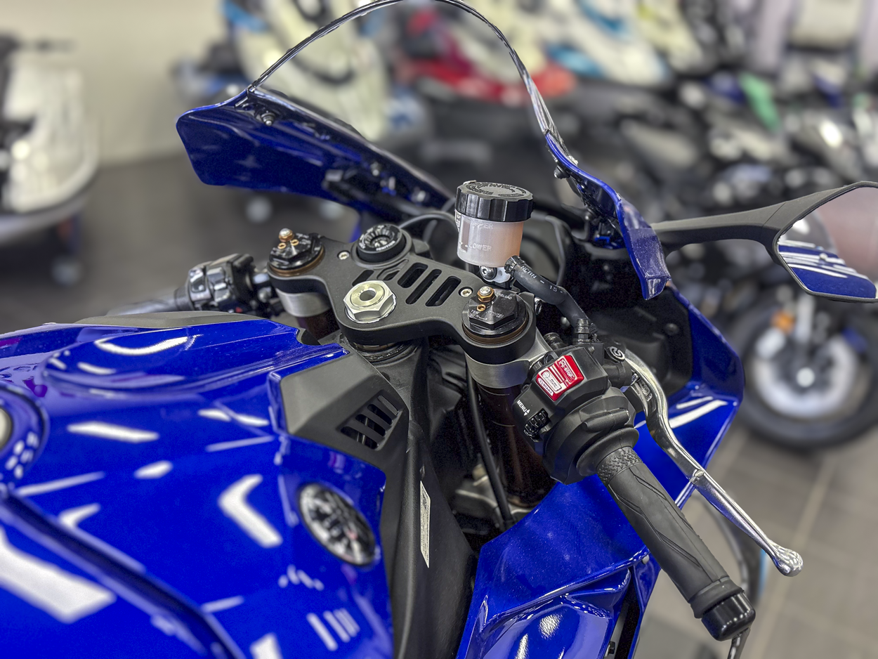 DEALER DEMO 2025 YAMAHA YZF-R1 $28,990* Excl Gov Charges