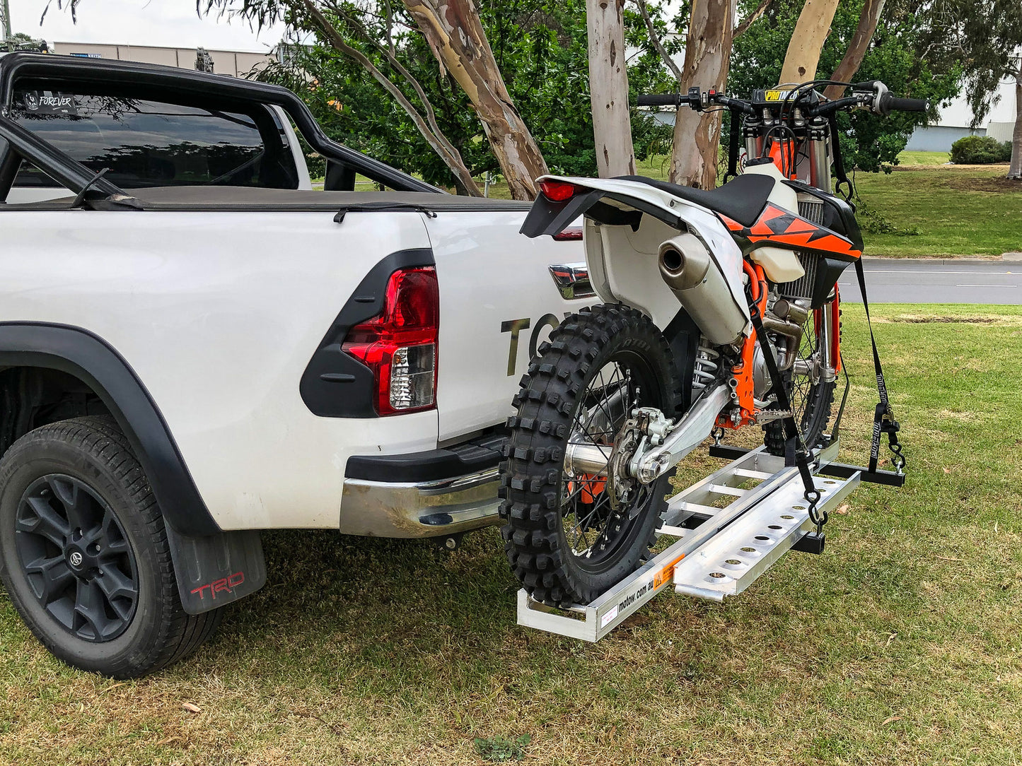 MO-TOW 1.9M BIKE CARRIER (rated to 180kg)