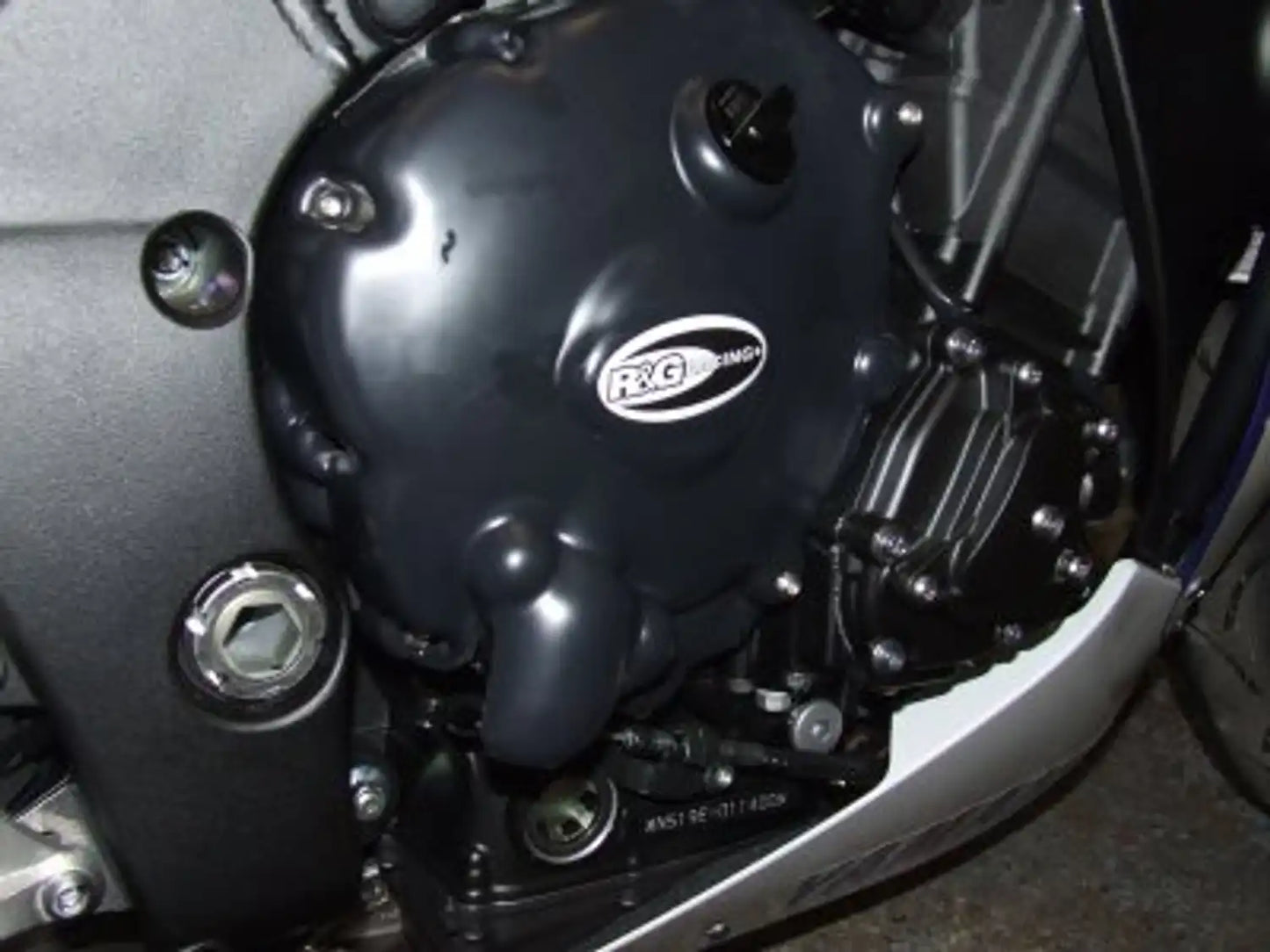 R&G ENGINE CASE COVERS (RHS) YZF-R1