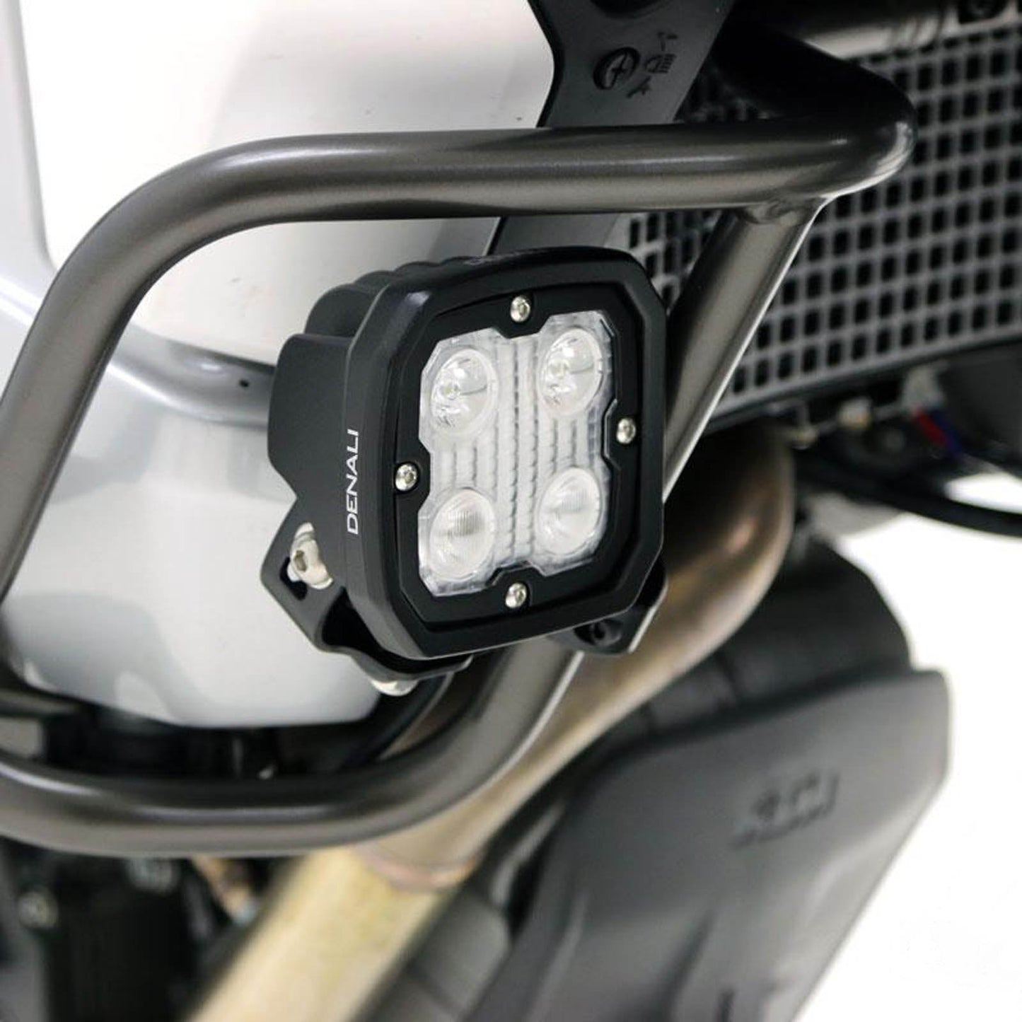 Denali Engine Guard / Crashbar Light Mount / 21-29mm Diametre Tubes - Black