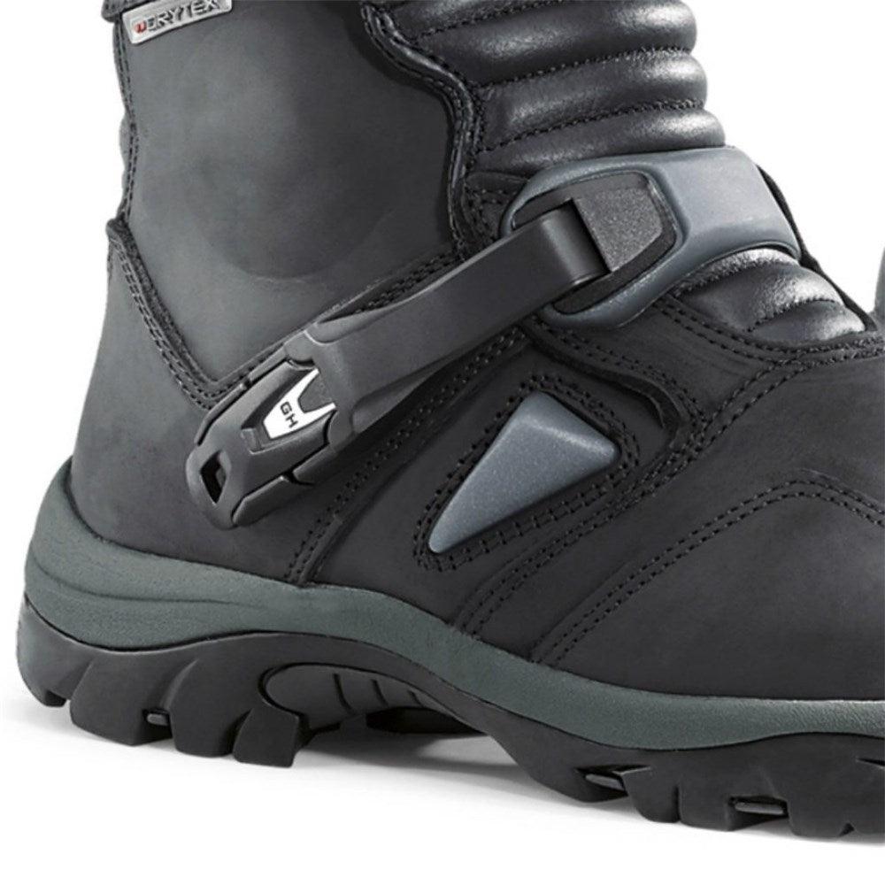 FORMA ADVENTURE LOW BOOTS - BLACK LUSTY INDUSTRIES sold by Cully's Yamaha