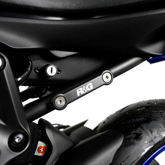 R&G Blanking Plates Rear Footrest (pair, BLACK) with reservoir holder, Yam MT-07