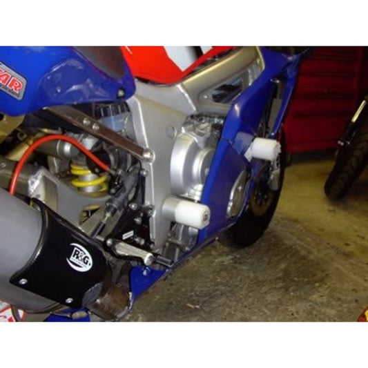 R&G Crash Protectors Yam YZF-R6 lowers '99-'02 (swingarm pivot) BLACK